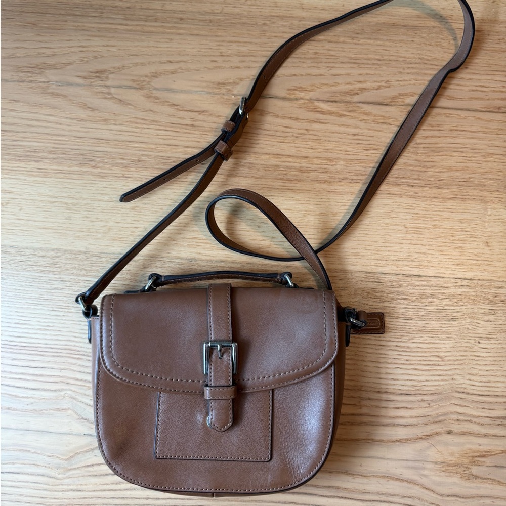 Tan Leather Saddle Crossbody Bag